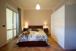 Deluxe Room (Terrazza) | 1 bedroom, in-room safe, desk, laptop workspace - Borgo Cortese (Gavi)