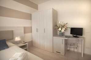 客房內保險箱、免費無線上網