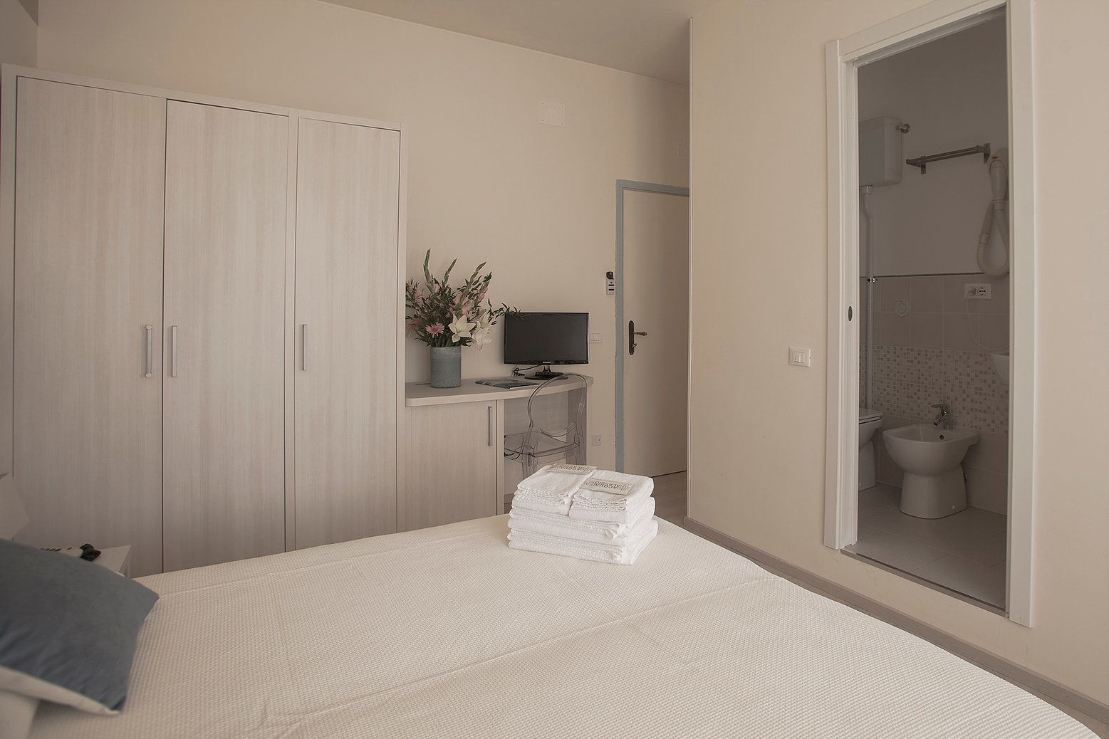 Basic Double or Twin Room | In-room safe, free WiFi