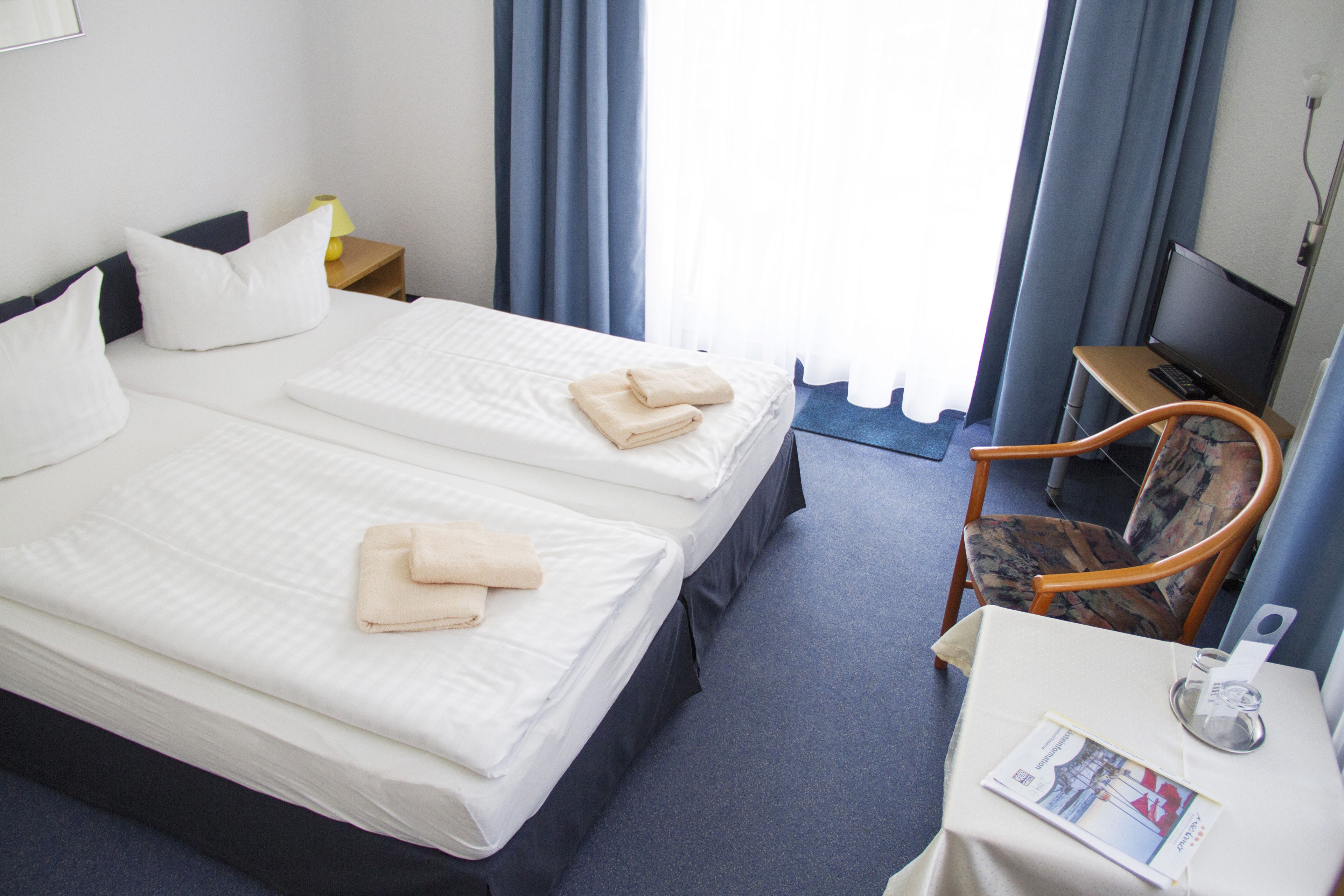 double room | in-room safe, cots/infant beds, free wifi, bed sheets