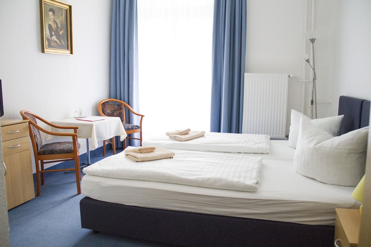 double room | in-room safe, cots/infant beds, free wifi, bed sheets