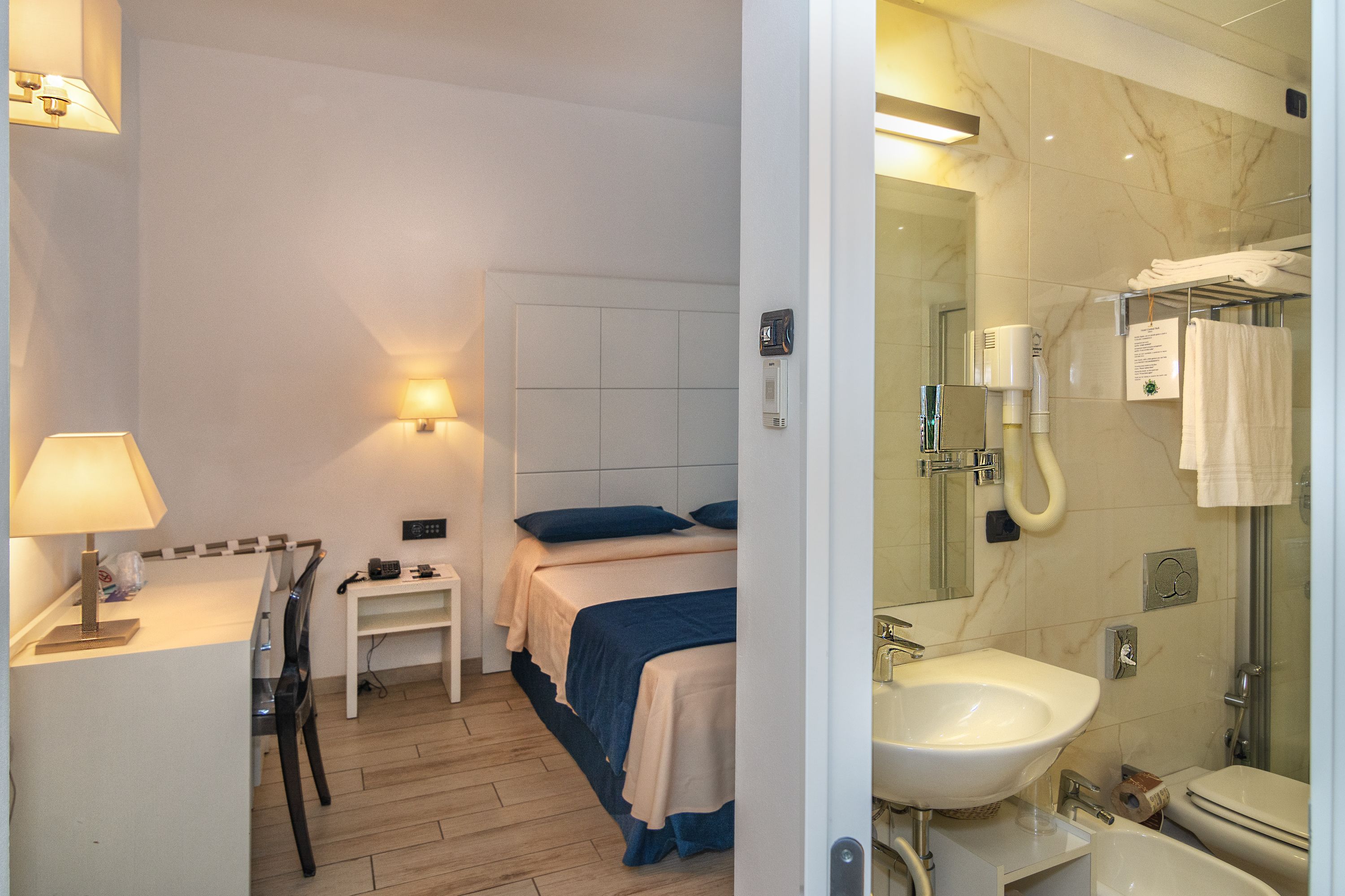 classic double room | minibar, in-room safe, desk, soundproofing