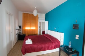 Quadruple Room, Sea View | 1 bedroom, minibar, in-room safe, desk - B&B Vista sul Mare (Porto Empedocle)