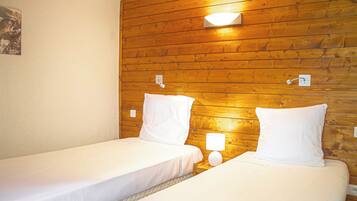 2 chambres, bureau, Wi-Fi gratuit, draps fournis