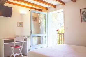 Bureau, Wi-Fi gratuit, draps fournis