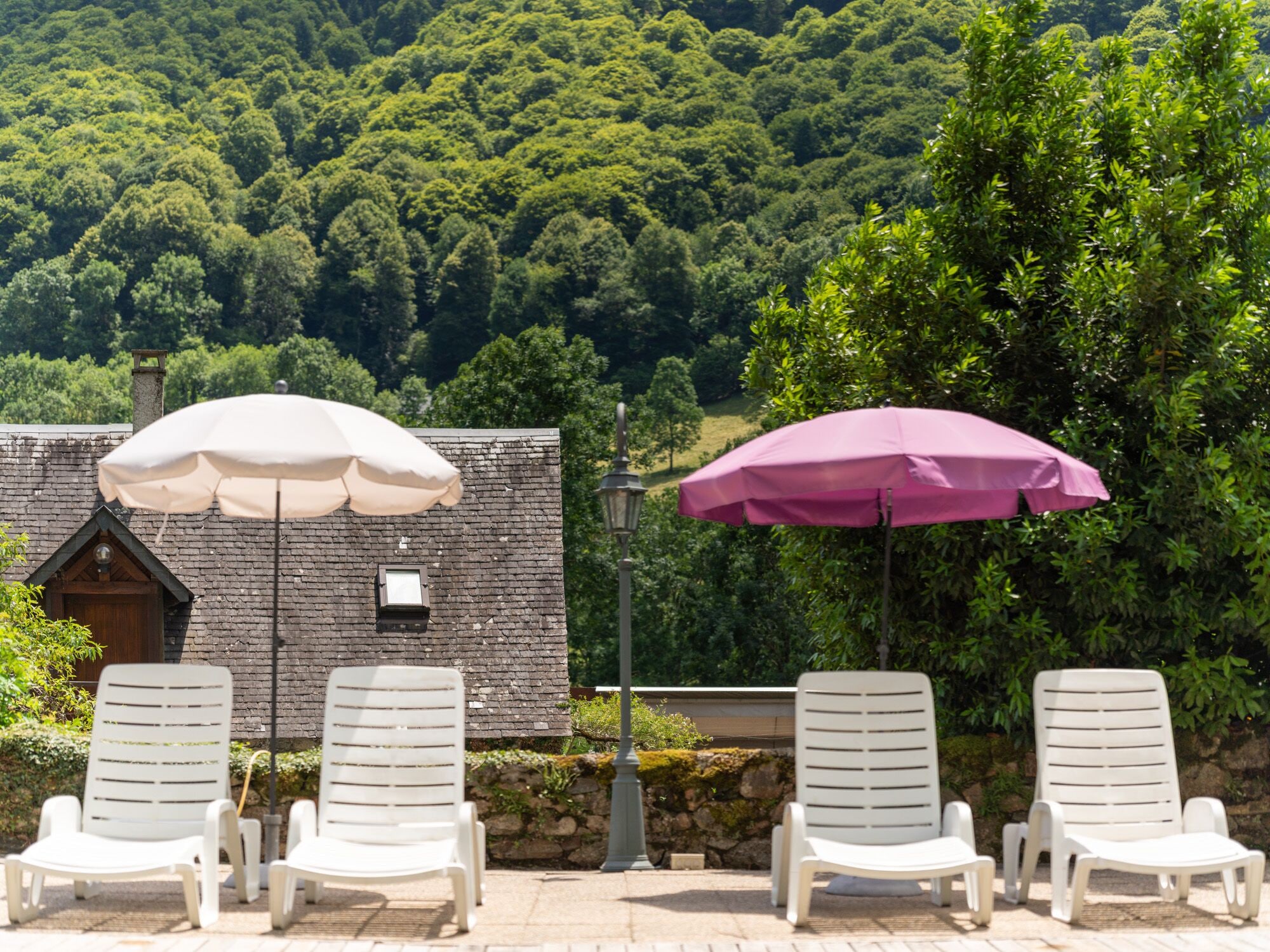 Kauden mukainen ulkouima-allas