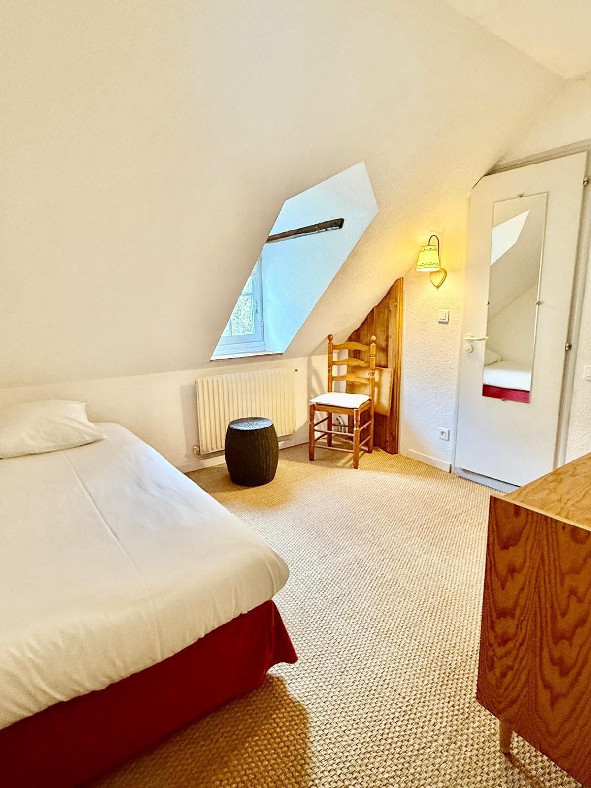 Suite clásica | Escritorio, wifi gratis, ropa de cama