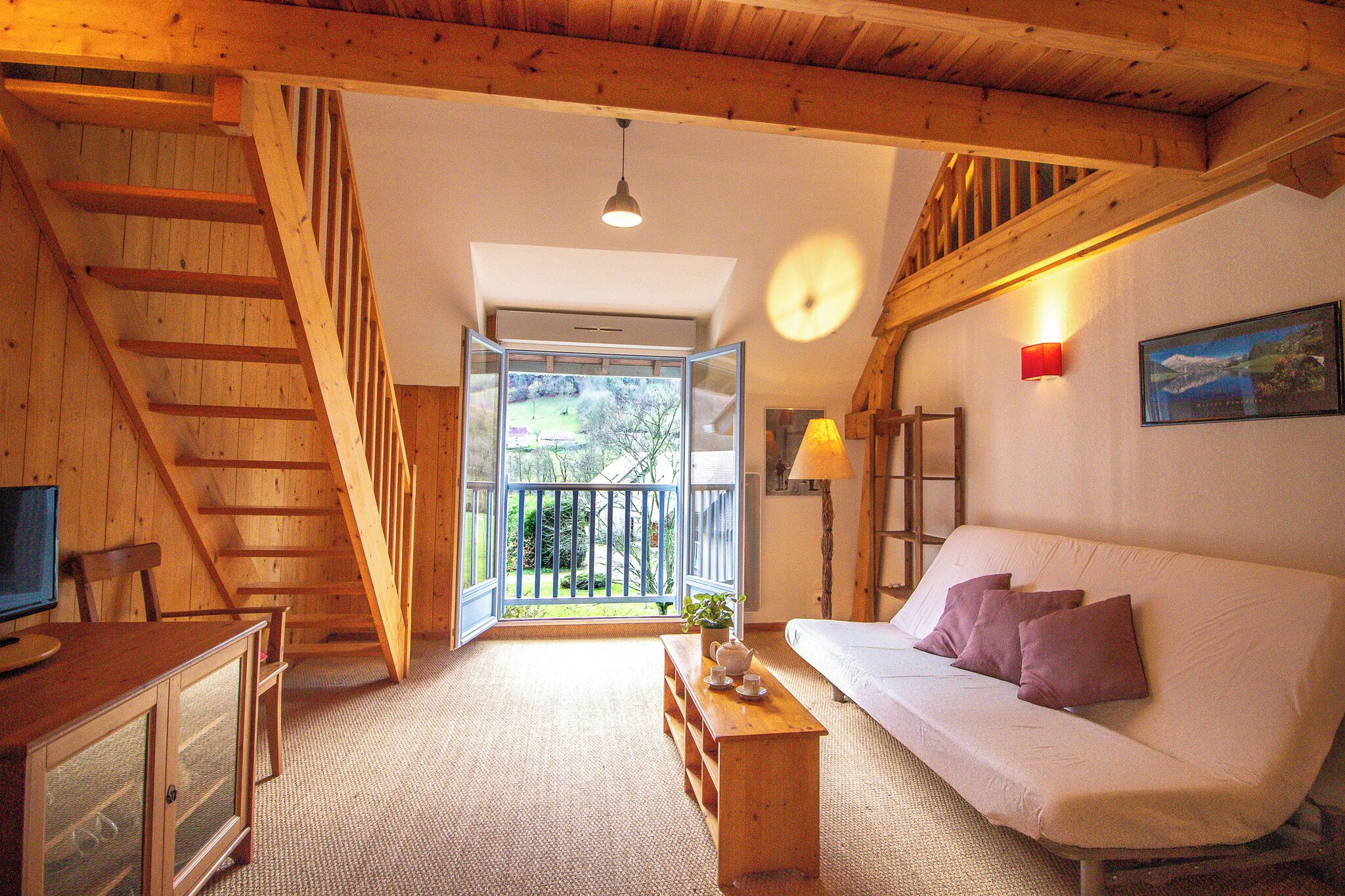 Maisonette | Wohnbereich | Flachbildfernseher