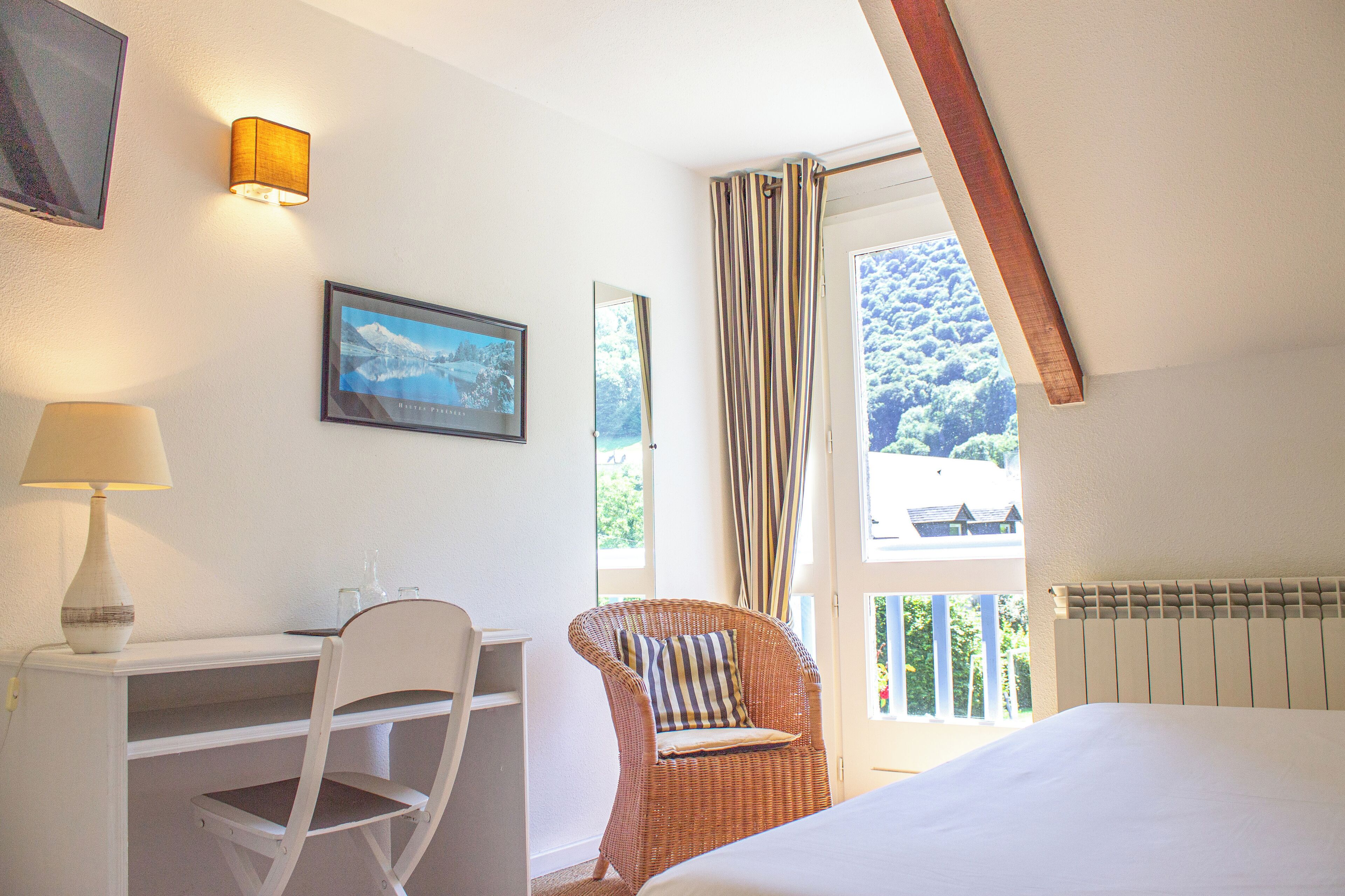 superior double or twin room, ensuite | 2 bedrooms, free wifi, bed sheets