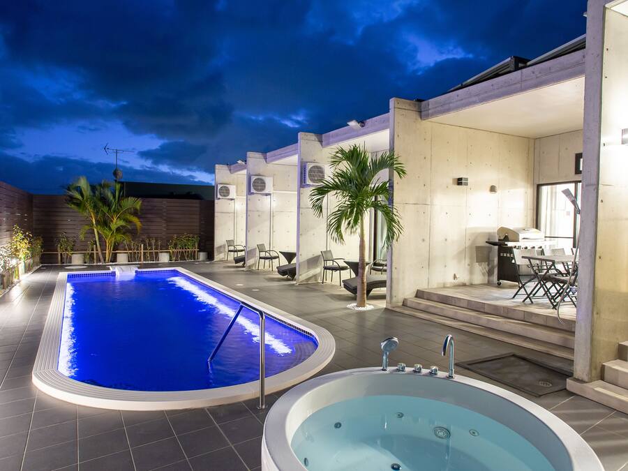 House | Kolam renang persendirian