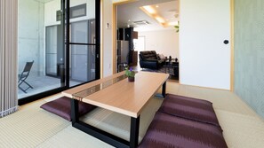 Interior - Sumuide Terrace H (Nago)