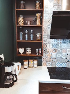 Lägenhet Comfort | Eget kök | Kylskåp, mikrovågsugn, ugn och spishäll