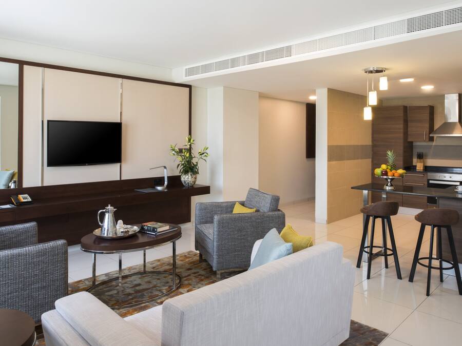 Ropa de cama de alta calidad, minibar, caja fuerte y escritorio