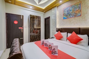 Standard Double Room | Free WiFi, bed sheets - OYO 11915 Varcity Park (Bengaluru)