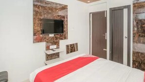 Free WiFi, bed sheets - OYO 11915 Varcity Park (Bengaluru)