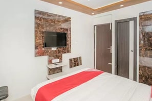 Free WiFi, bed sheets - OYO 11915 Varcity Park (Bengaluru)