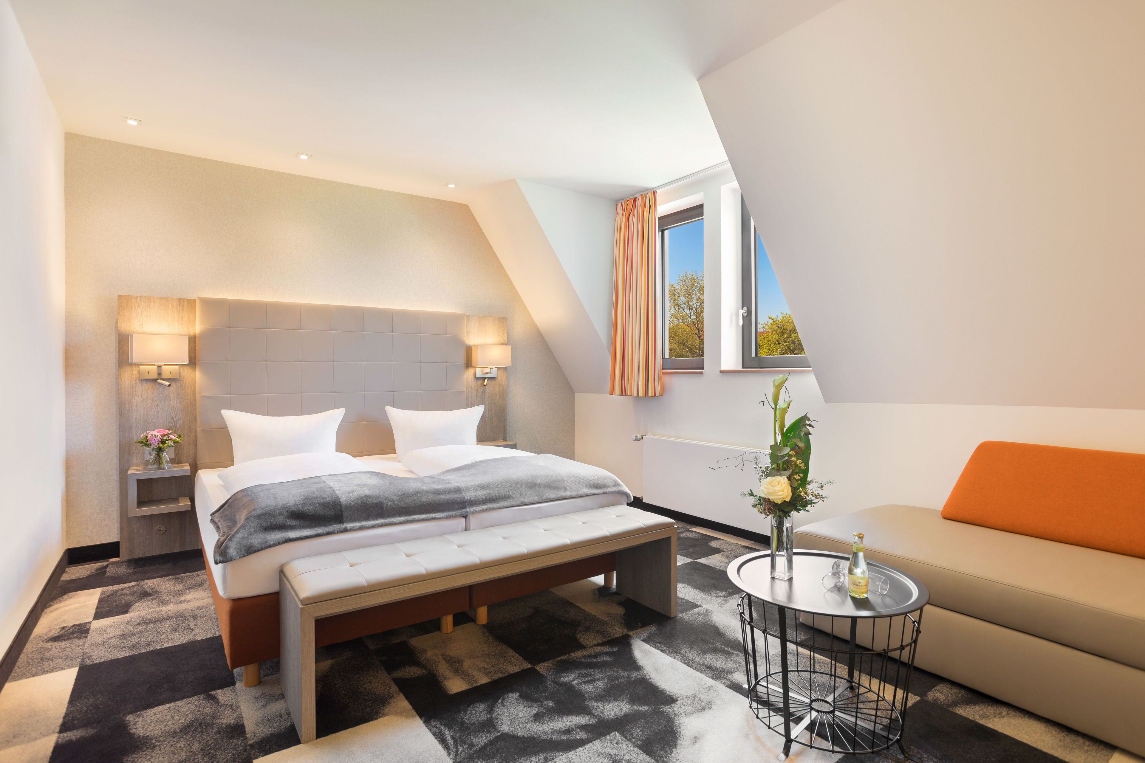 comfort double room | in-room safe, individually decorated, individually furnished, desk