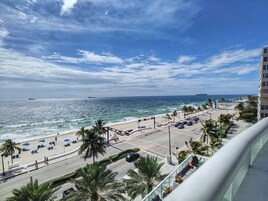 Condo, 1 Bedroom | Property grounds