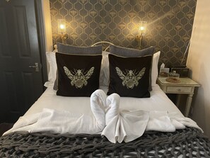 ห้องคลาสสิกดับเบิล, ห้องน้ำในตัว (room 7) | Wi-Fi