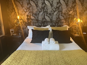 Deluxe Double Room, Ensuite, Partial Sea View (room no 3)