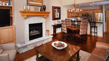 Condo, 2 Bedrooms | Living area | Smart TV