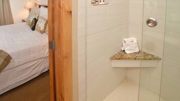 Condo, 2 Bedrooms | Bathroom | Hair dryer, towels, soap, shampoo