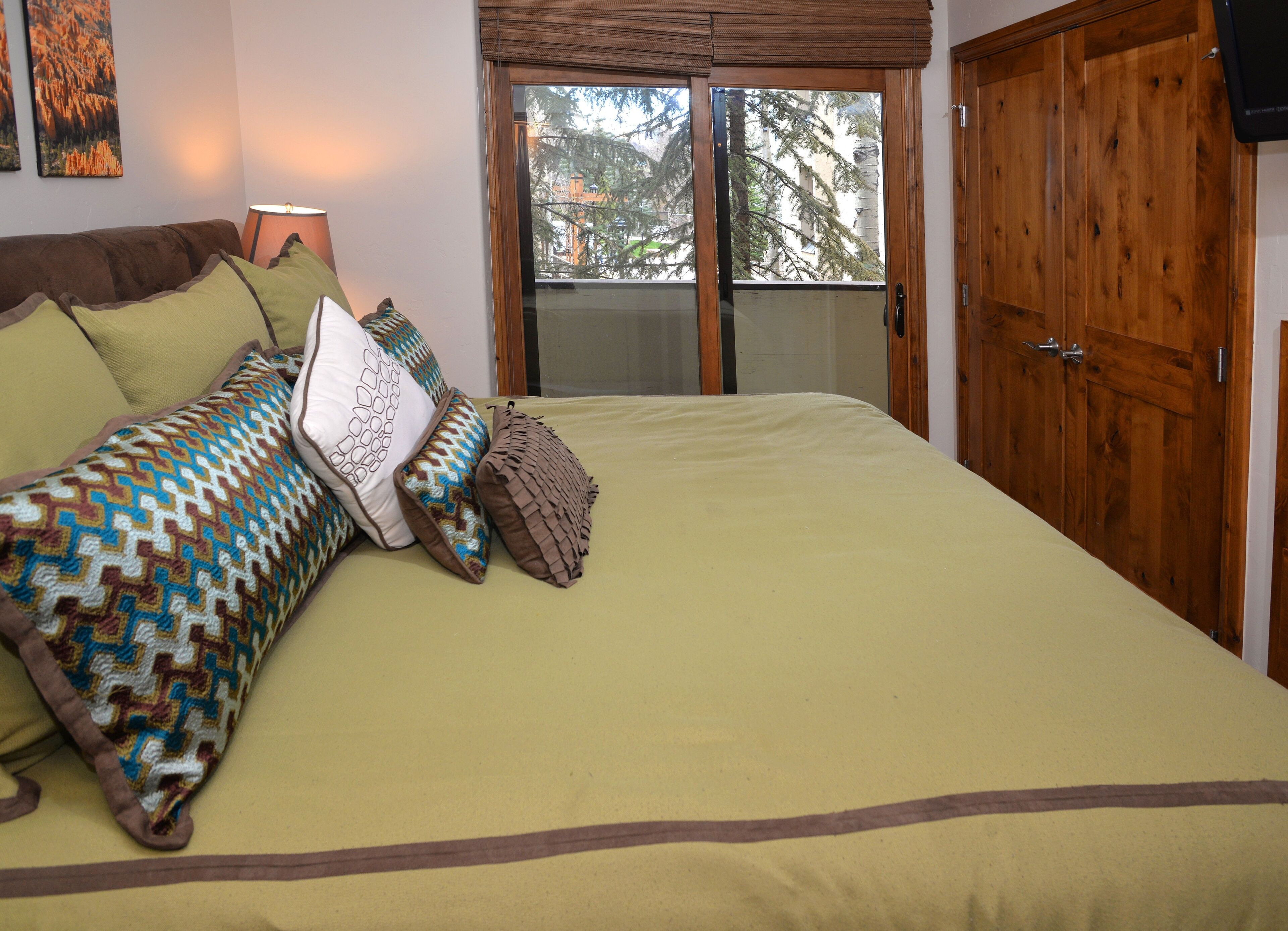 Condo, 2 Bedrooms | 2 bedrooms, iron/ironing board, free WiFi, bed sheets