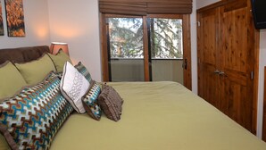 Kondominium, 2 kamar tidur | 2 kamar tidur, setrika/meja setrika, Wi-Fi gratis, dan seprai linen