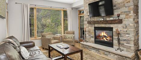 Condo, 2 Bedrooms | Living area