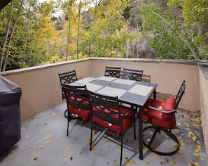 Condo, 2 Bedrooms | BBQ/picnic area