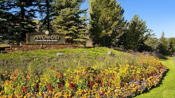 Condo, 2 Bedrooms | Front of property