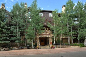 Condo, 2 Bedrooms | Exterior