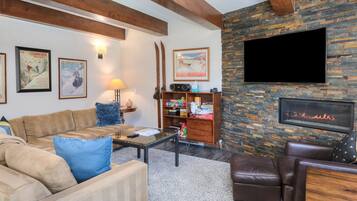 Condo, 2 Bedrooms | Living area | Smart TV