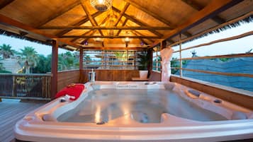 Kasaï Loft 2 Bedrooms | In-room safe, individually decorated, individually furnished