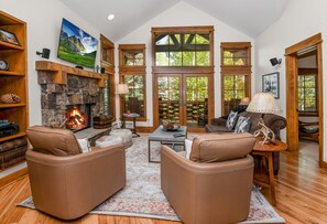Townhome, 4 Bedrooms | Living area