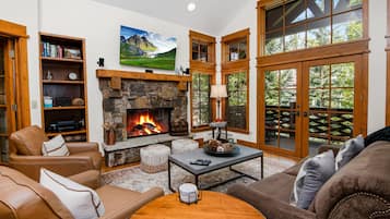 Townhome, 4 Bedrooms | Living area