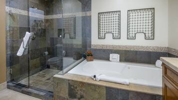 Townhome, 4 Bedrooms | Bathroom | Hair dryer, towels, shampoo