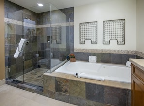Casa de ciudad, 4 habitaciones | Baño | Secadora de cabello, toallas, shampoo