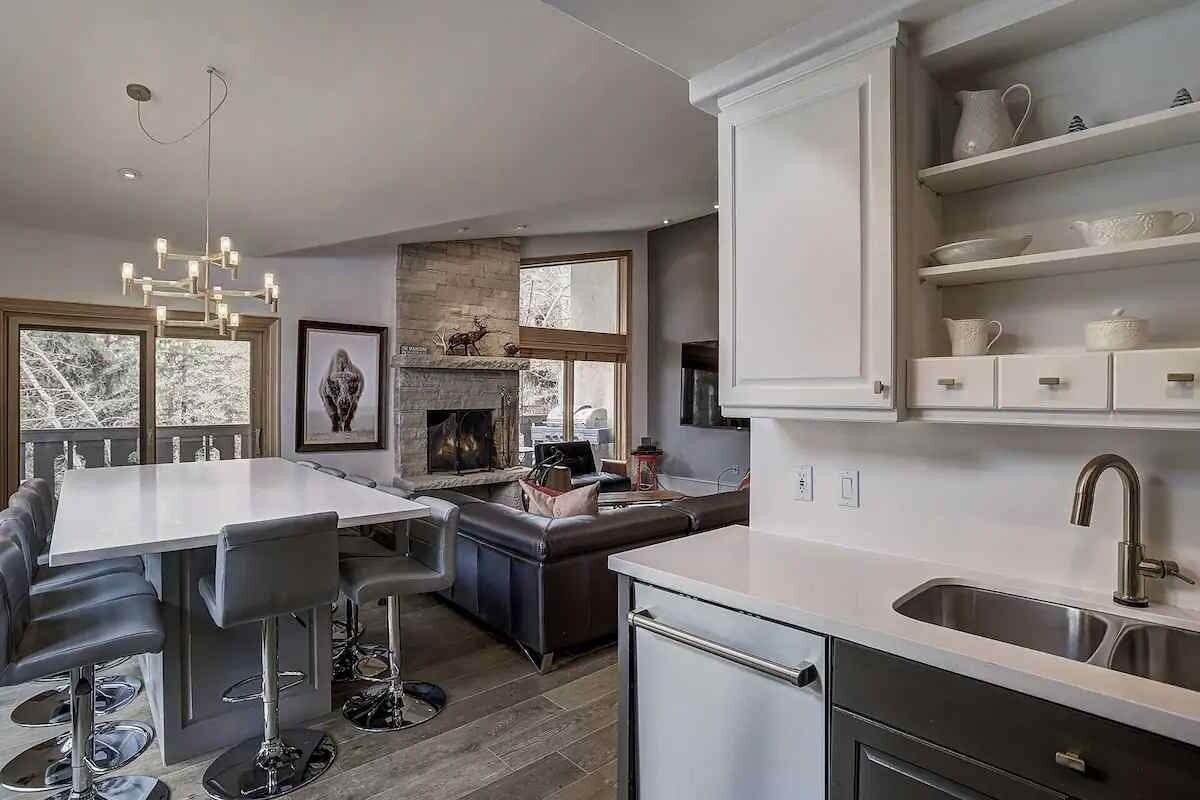 Apartamento, 4 habitaciones | Cocina privada | Frigorífico, horno, cafetera o tetera y tostadora