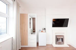 Premium bedding, memory foam beds, in-room safe, individually decorated - Argyle Apart Hotel (London)