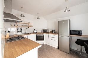 Three Bedrooms Apartment | Private kitchen | Fridge, microwave, oven, stovetop