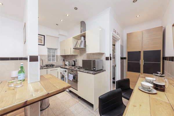 Deluxe Apartment | Private kitchen