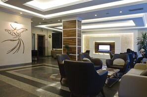 Lobby lounge - Grand Hotel Aksehir (Aksehir)