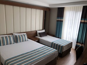 View from room - Grand Hotel Aksehir (Aksehir)