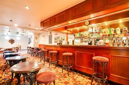 Godolphin Arms Hotel