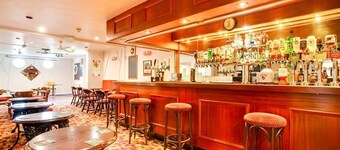 Godolphin Arms Hotel