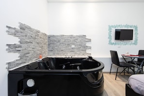 Superior Room, Jetted Tub (Deluxe Room) | Jetted tub - ImperialeTop (Rome)