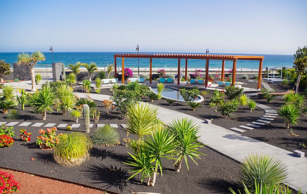 Hotel Lava Beach photo 7
