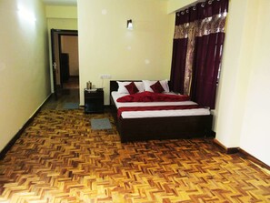 Rollaway beds, free WiFi - Omega Inn (Gangtok)