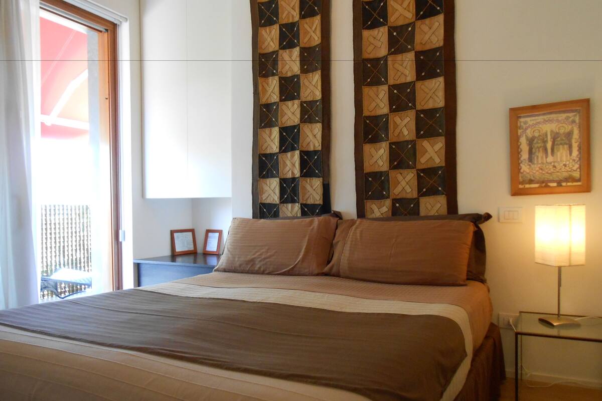 Minibar, in-room safe, individually decorated, individually furnished